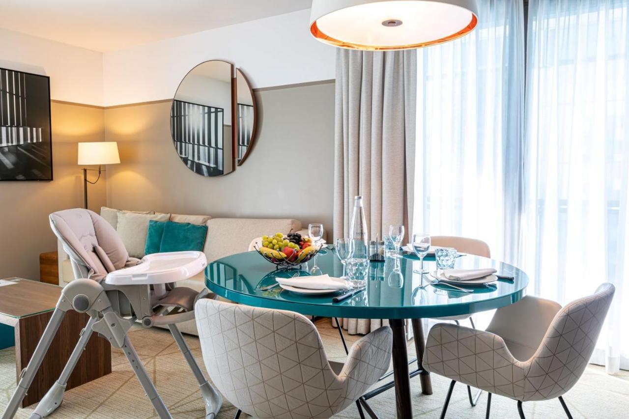 Fraser Suites Paris La Defense Courbevoie Exterior foto A dining room
