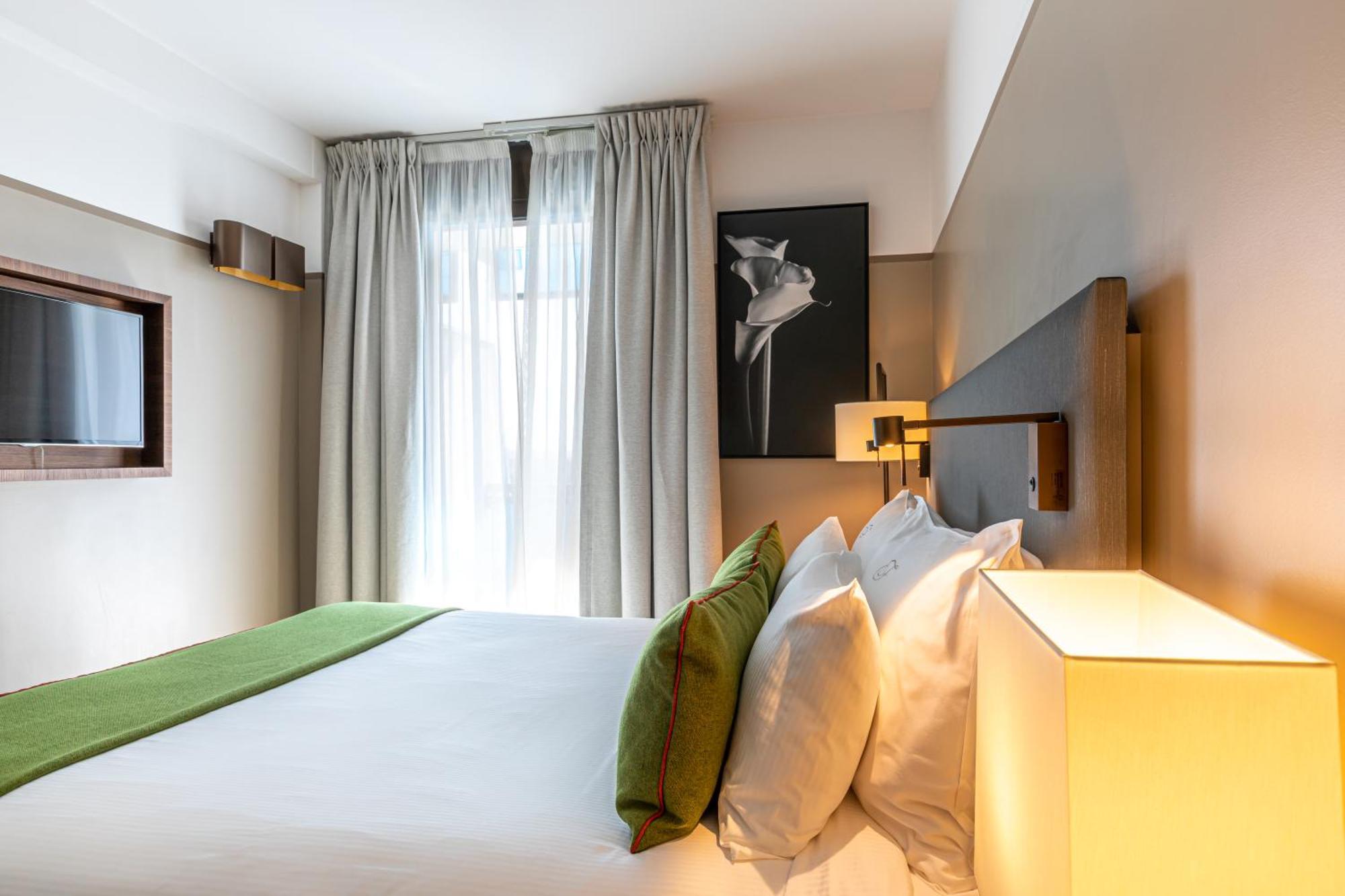 Fraser Suites Paris La Defense Courbevoie Exterior foto A room at the hotel